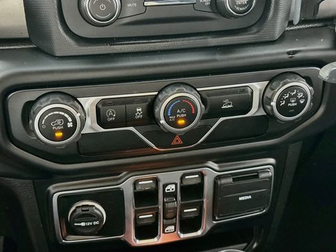 Used 2020 Jeep Gladiator Sport w/ Quick Order Package 24S AWD/4WD image 16