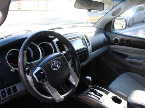 Used 2015 Toyota Tacoma PreRunner w/ SR5 Package image 9