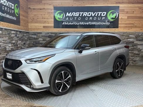 Used 2022 Toyota Highlander XSE AWD/4WD image 5