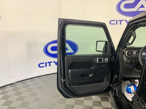 Used 2023 Jeep Wrangler Unlimited w/ Sun & Screen Package AWD/4WD image 9