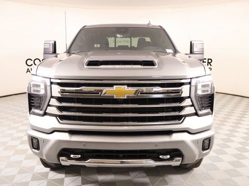 Used 2025 Chevrolet Silverado 2500 High Country w/ High Country Premium Package AWD/4WD image 9