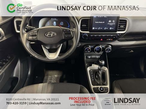 Used 2024 Hyundai Venue SEL image 21