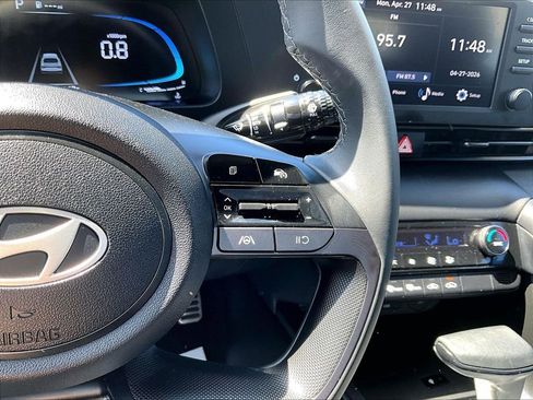 Used 2025 Hyundai Elantra Sport FWD image 20