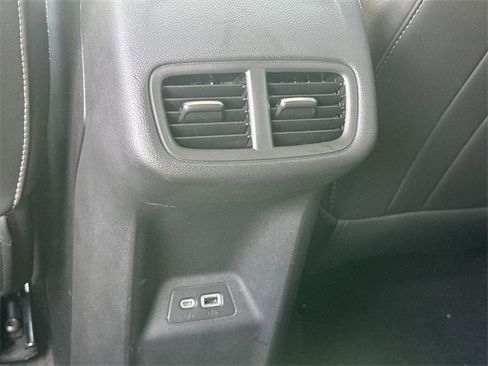 Used 2022 Buick Envision Essence w/ Safety Package image 19