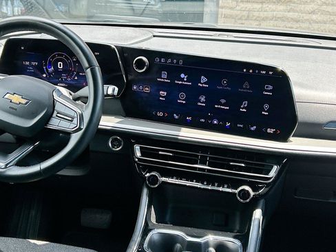 Used 2024 Chevrolet Traverse LT FWD image 20