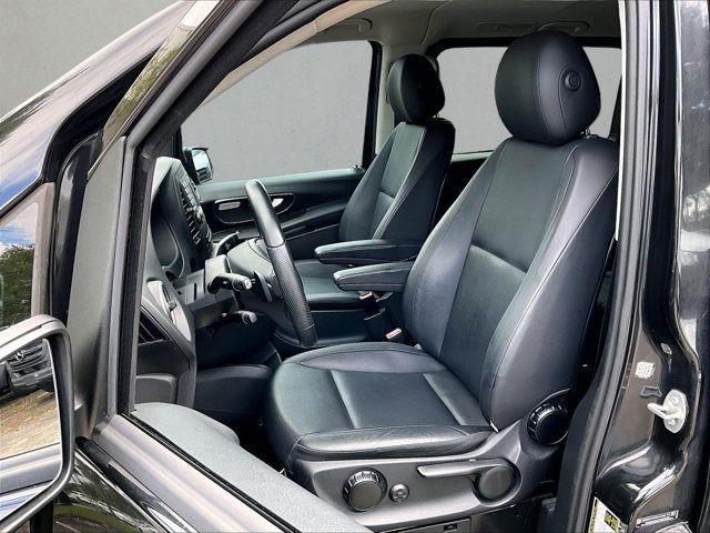 Used 2018 Mercedes-Benz Metris Passenger image 26