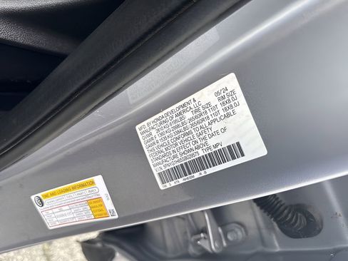 Used 2025 Honda Pilot TrailSport image 40