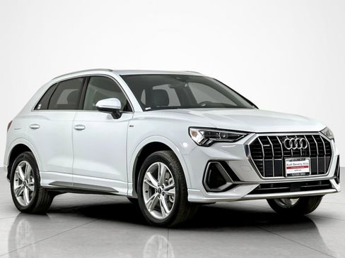 Used 2023 Audi Q3 2.0T Premium w/ 19" Wheel Package image 7