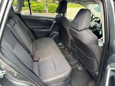 Used 2025 Toyota RAV4 LE AWD/4WD image 25