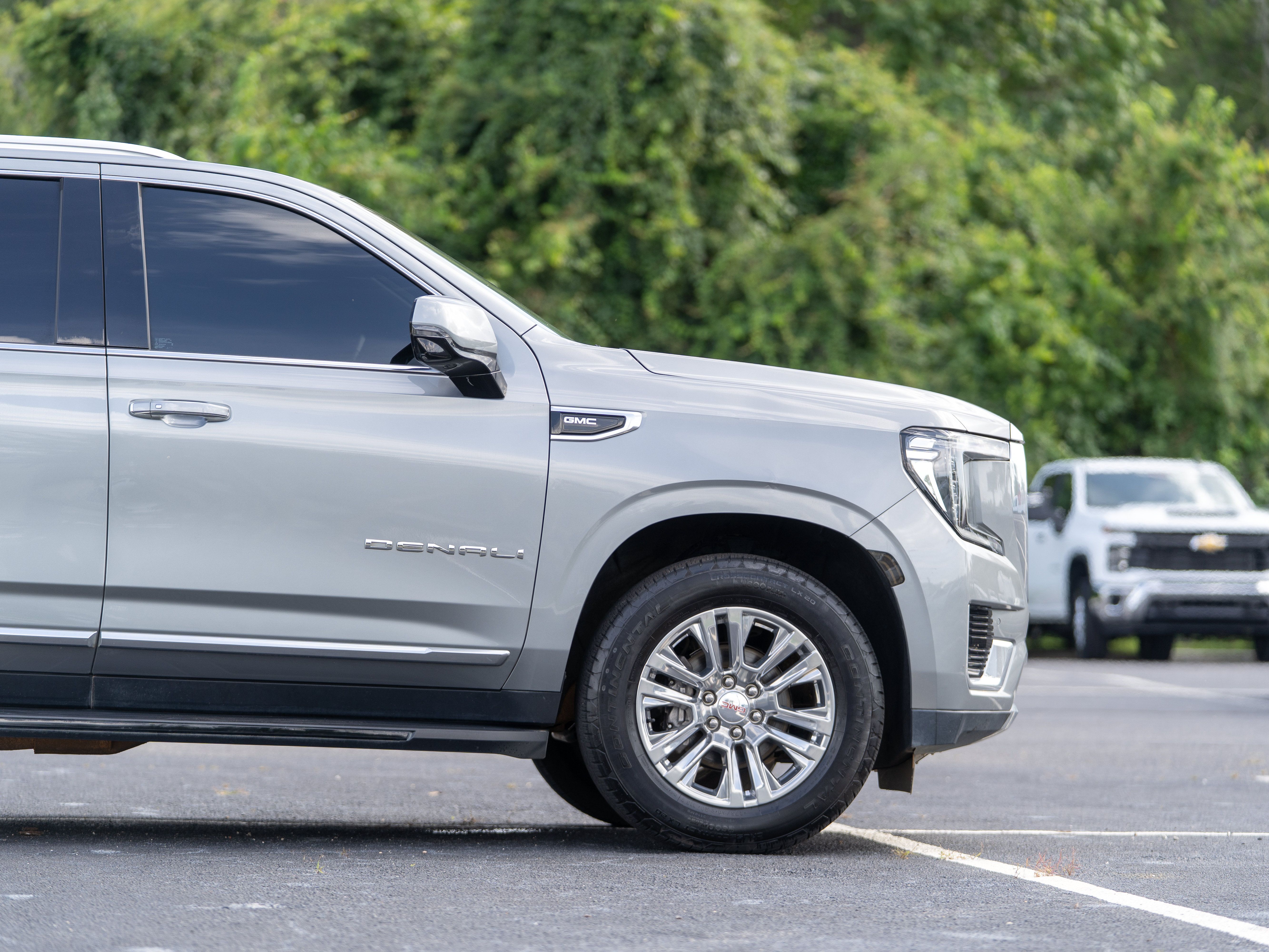 Used 2023 GMC Yukon XL Denali RWD image 7