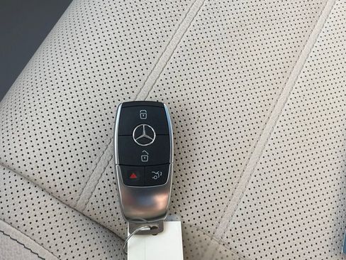 Used 2022 Mercedes-Benz GLS 450 4MATIC image 41