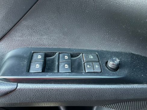 Used 2019 Toyota Camry SE w/ Convenience Package image 17