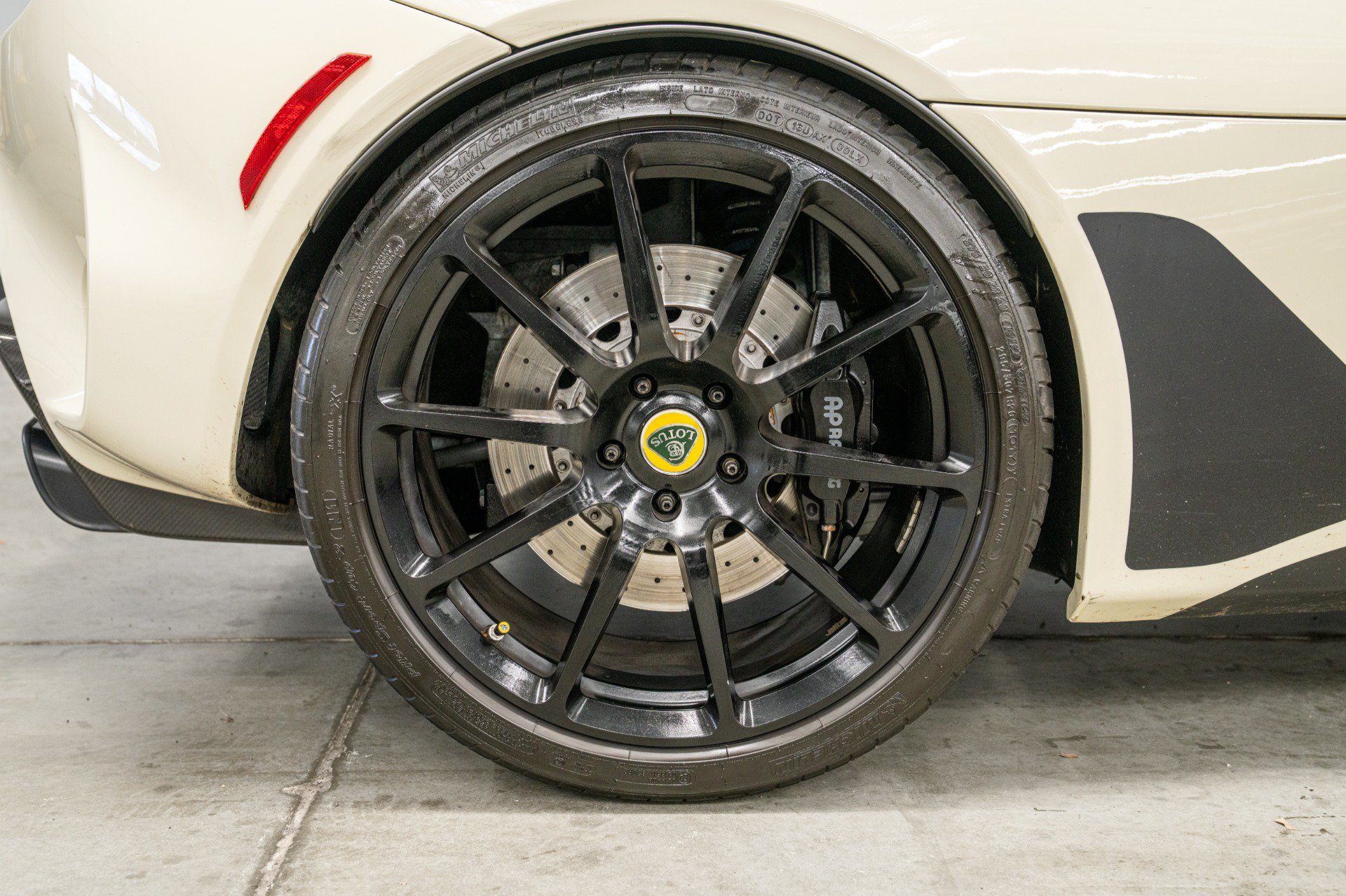 Used 2020 Lotus Evora RWD image 38