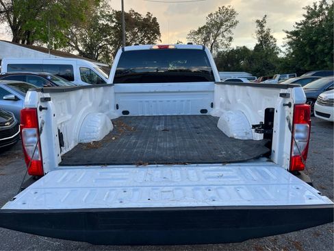 Used 2022 Ford F250 XL w/ Power Equipment Group image 10