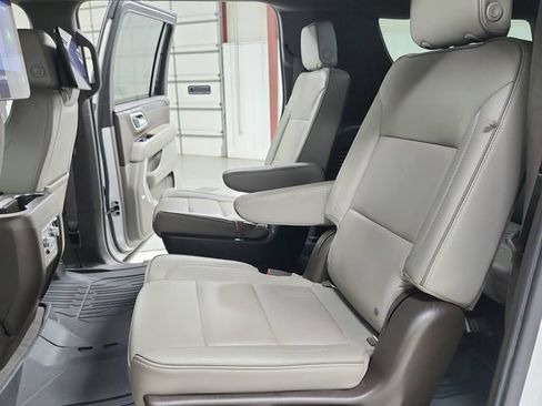 Used 2021 GMC Yukon XL SLT w/ SLT Premium Package RWD image 35
