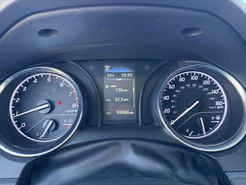Used 2020 Toyota Camry SE image 23