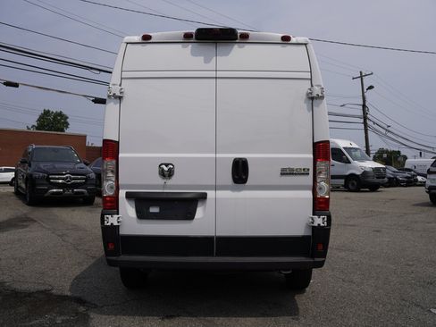 Used 2023 RAM ProMaster 2500 FWD image 6
