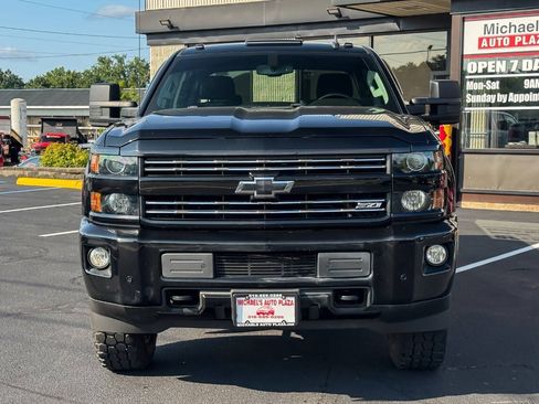 Used 2018 Chevrolet Silverado 2500 LT w/ Midnight Edition AWD/4WD image 9