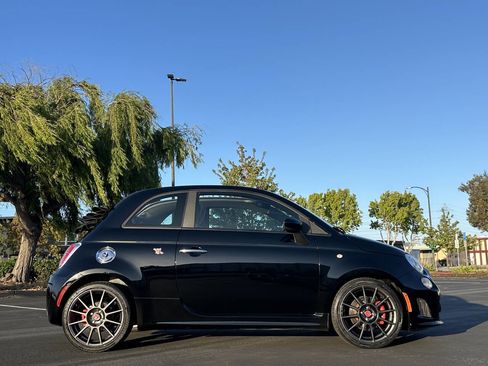 Used 2015 FIAT 500 Abarth w/ Beats Audio Package FWD image 15