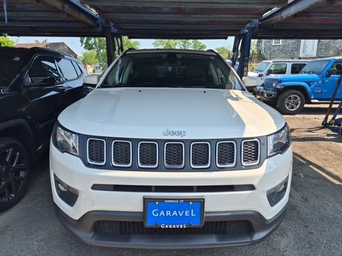 Used 2019 Jeep Compass Latitude w/ Popular Equipment Group AWD/4WD image 2