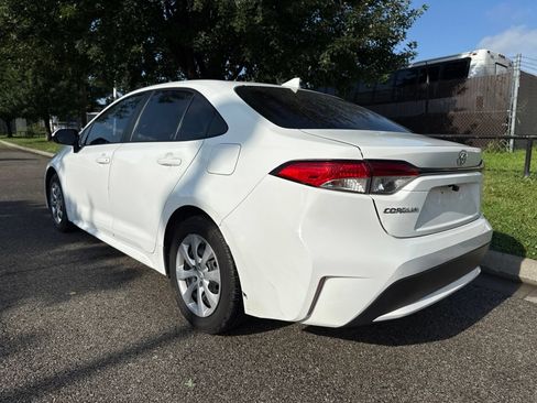 Used 2022 Toyota Corolla LE FWD image 7