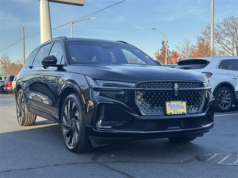 Certified 2024 Lincoln Nautilus Reserve w/ Jet Appearance Package (87T) image 43