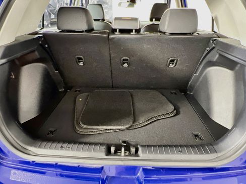Used 2023 Hyundai Venue Limited w/ Cargo Package FWD image 24