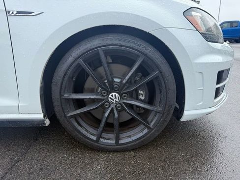 Used 2017 Volkswagen Golf R 4-Door image 4