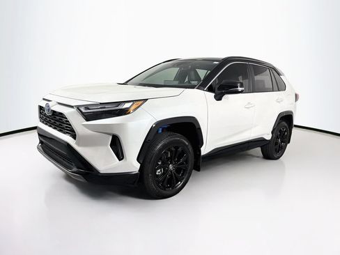Used 2024 Toyota RAV4 XSE AWD/4WD image 3