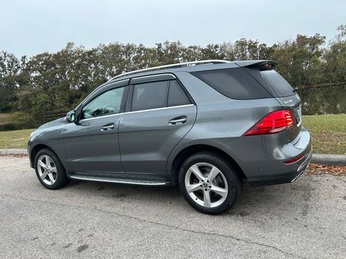 Used 2019 Mercedes-Benz GLE 400 4MATIC image 3