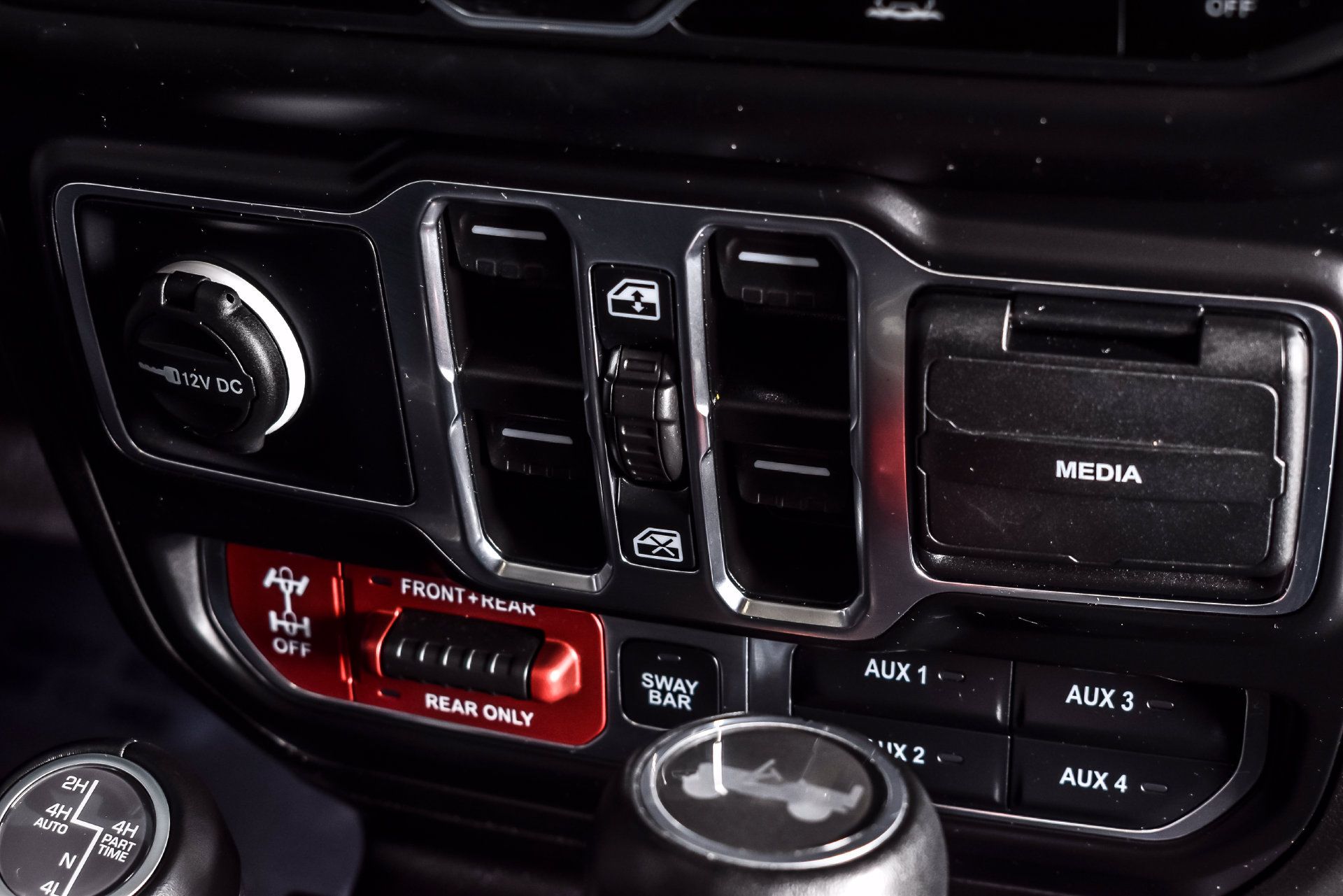 Used 2023 Jeep Wrangler Unlimited Rubicon 4xe w/ Cold Weather Group AWD/4WD image 28