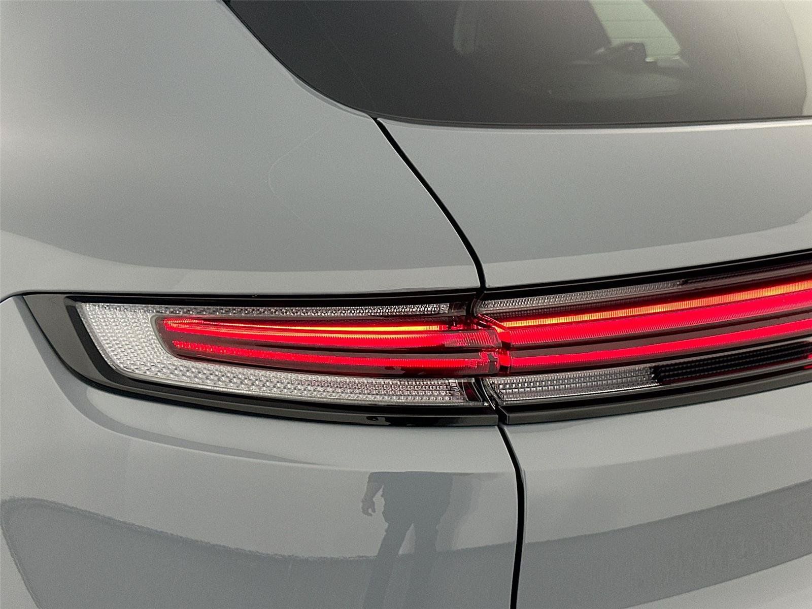 Certified 2026 Porsche Cayenne AWD/4WD image 16