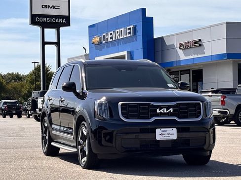 Used 2023 Kia Telluride S w/ S Sunroof Package FWD image 2