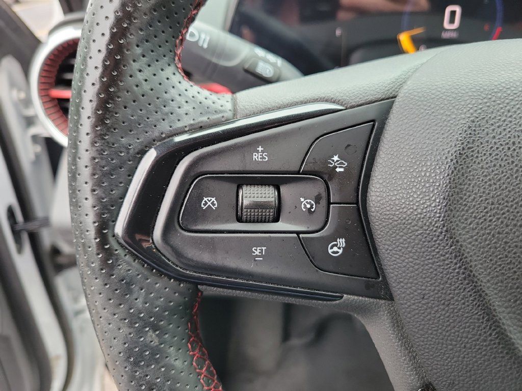 Used 2025 Chevrolet Trax RS w/ Driver Confidence Package FWD image 25