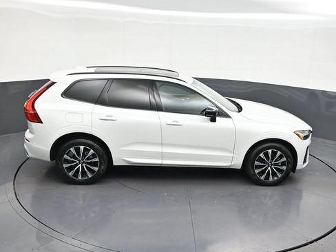 Certified 2024 Volvo XC60 B5 Core AWD/4WD image 17