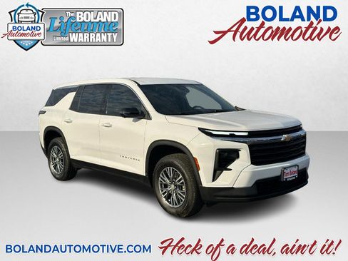 Used 2024 Chevrolet Traverse LS image 1
