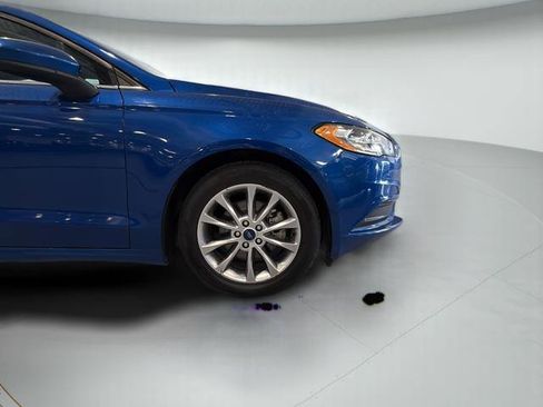 Used 2017 Ford Fusion SE FWD image 26