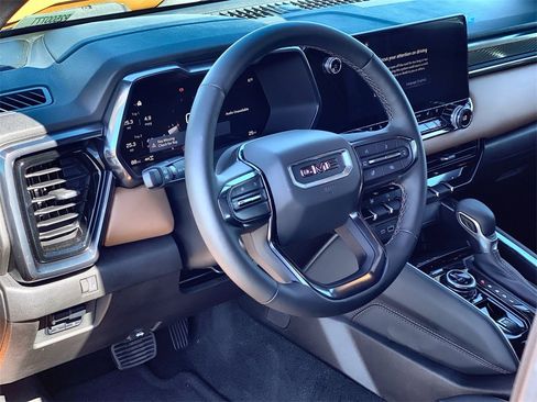 New 2025 GMC Canyon AT4 w/ AT4 Premium Package image 10