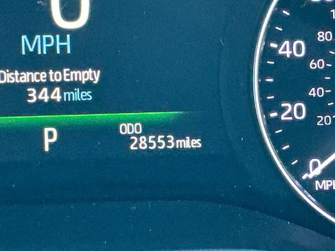 Used 2023 Toyota Sienna Limited image 11