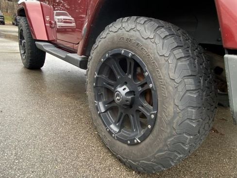 Used 2009 Jeep Wrangler Sahara w/ Dual Top Group image 10