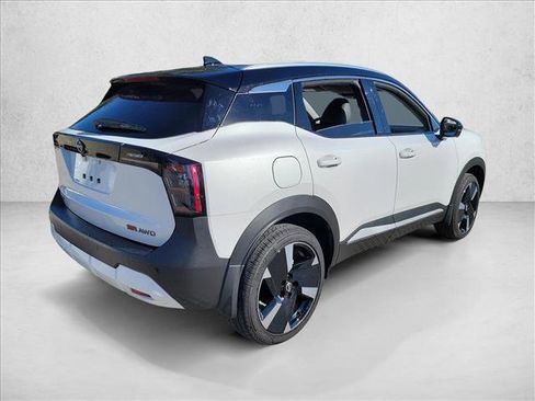 Used 2025 Nissan Kicks SR image 5