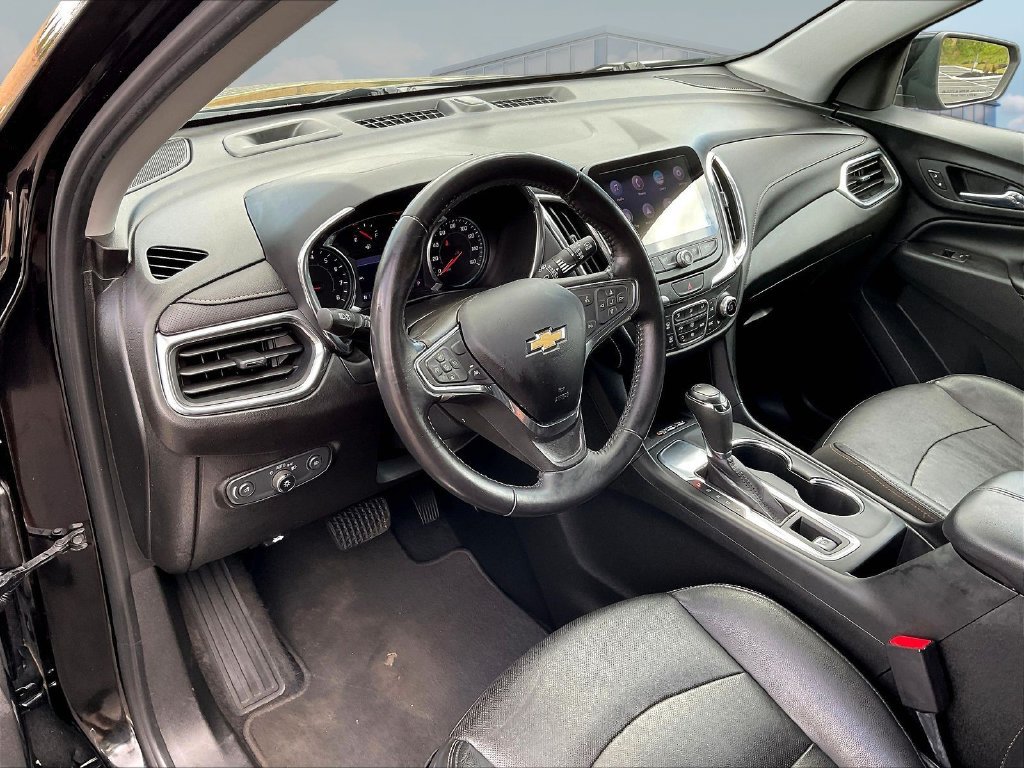 Used 2020 Chevrolet Equinox Premier w/ Premier Redline Edition FWD image 19