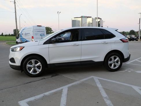 Used 2021 Ford Edge SE FWD image 4