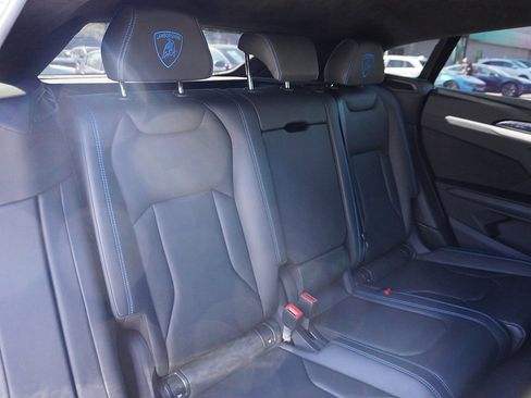 Used 2022 Lamborghini Urus image 46