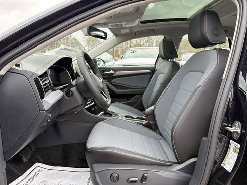 New 2026 Volkswagen Jetta SE image 11