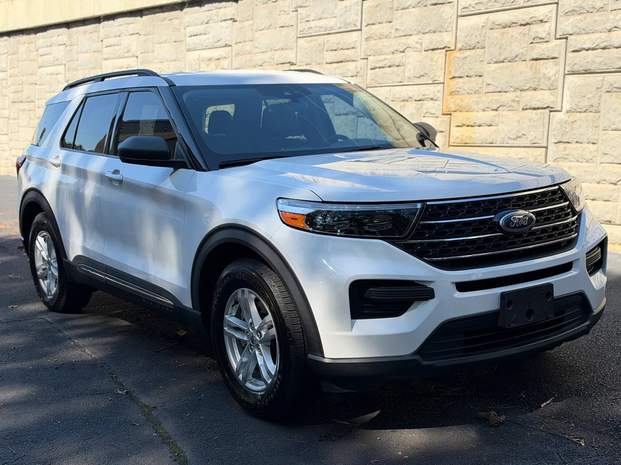 Used 2020 Ford Explorer XLT RWD image 5