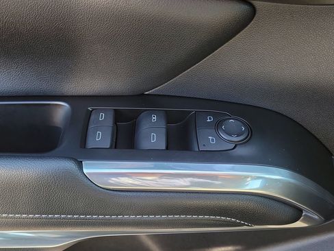 Used 2024 Chevrolet Traverse LT image 28