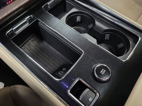 Used 2020 Lincoln Aviator Reserve w/ Equipment Group 201A image 17