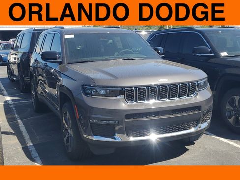New 2024 Jeep Grand Cherokee L Limited w/ Trailer Tow Package AWD/4WD image 3