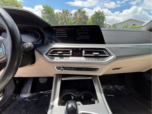 Used 2022 BMW X5 xDrive40i w/ Premium Package AWD/4WD image 11